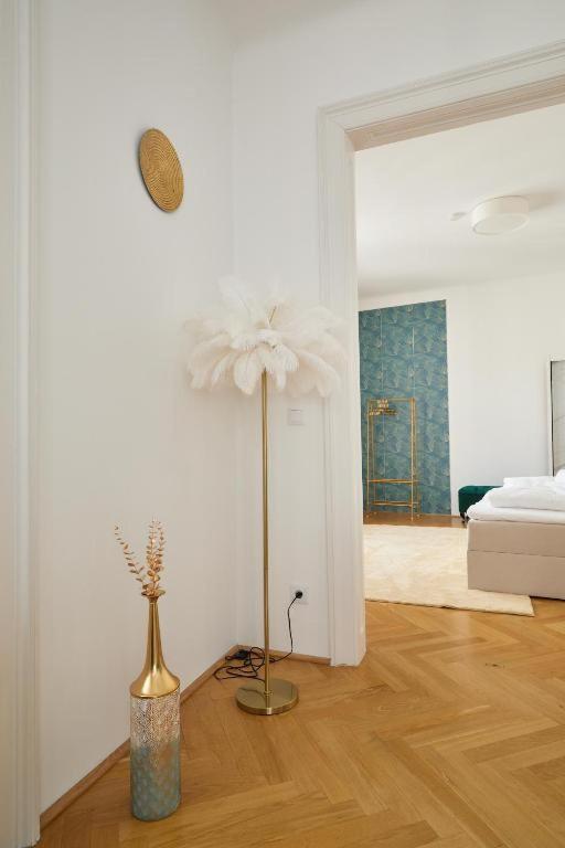 Apartment - Volkstheater *